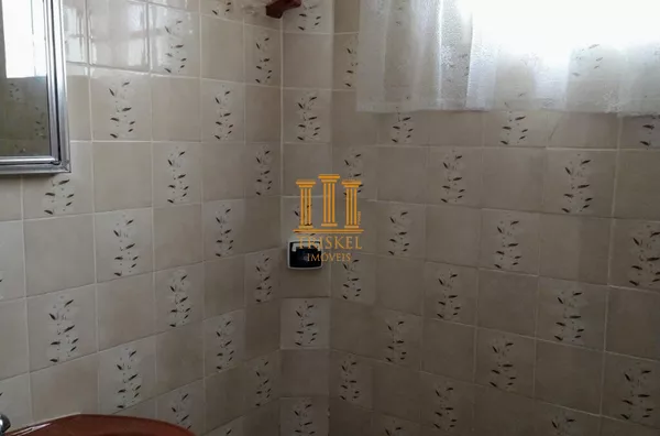 Casa 2 Dorm com edícula na Vila São Geraldo em Taubaté