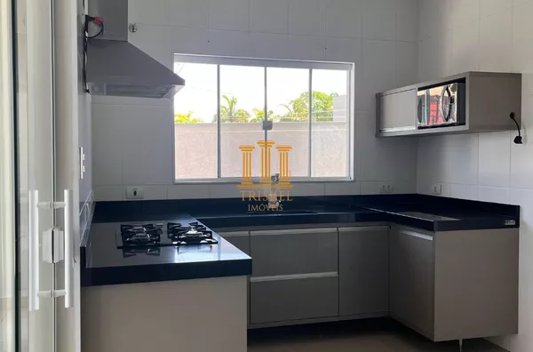 Ótima oportunidade de ter uma excelente casa em condomínio.