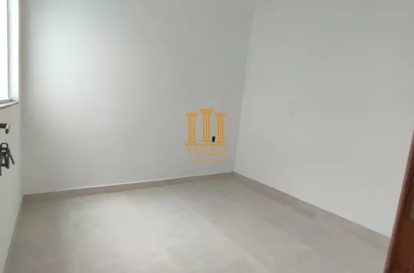 Casa 2 dorm com suíte e quintal em Pindamonhangaba