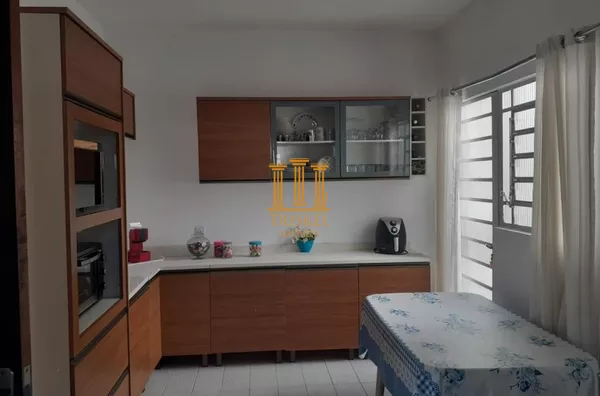 Casa 3 Dorm garagem coberta e rancho nos fundos