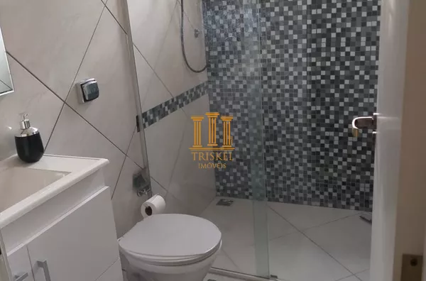 Sobrado 3 Dorm com suíte e piscina no Baronesa