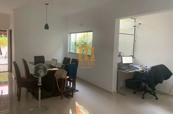 Sobrado 3 Dorm  garagem coberta no Residencial Novo Horizonte em Taubaté