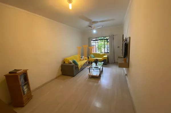 Casa 3 Dorm com suíte garagem coberta e edícula nos fundos