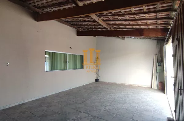 Casa 3 suítes garagem coberta e quintal no Esplanada Santa Helena em Taubaté