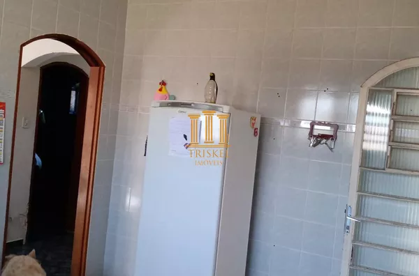 Sobrado 2 dormitórios com Edícula e quintal grande em Tremembé