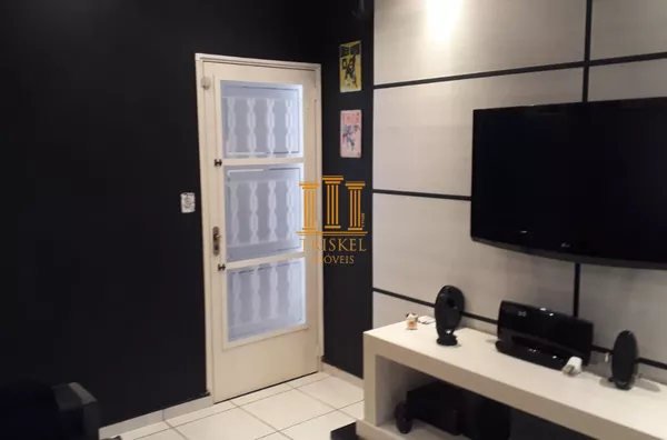 Casa 2 Dorm com suíte escritório área gourmet e piscina no Novo Horizonte em Taubaté