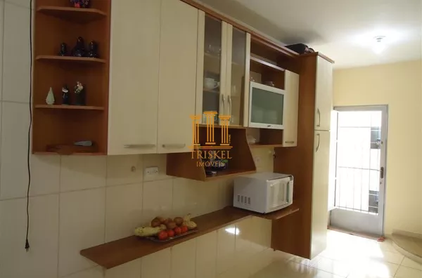 Casa com 4 dorm 2 suítes e vaga para 3 carros no Jardim Santa Clara em Taubaté