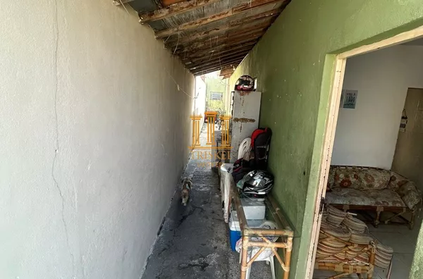 Casa para venda com 3 quartos.
