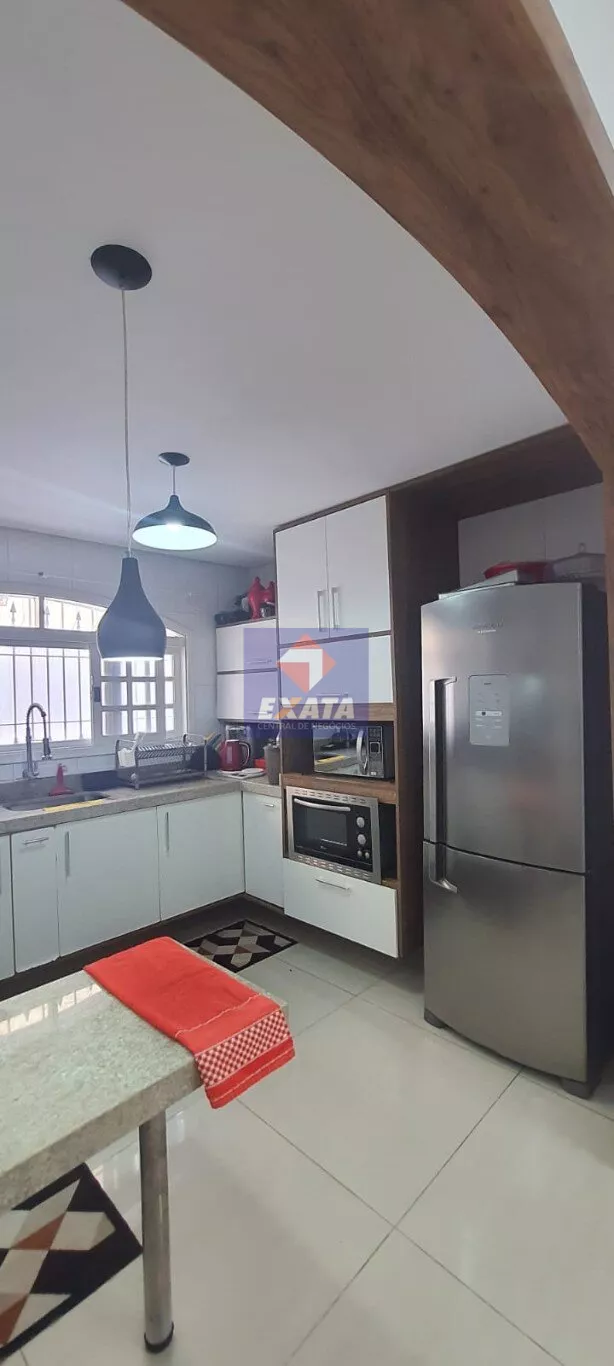 Casa à venda com 3 quartos, 250m² - Foto 18