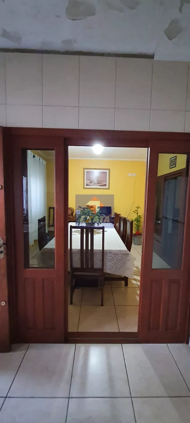 Casa à venda com 4 quartos, 350m² - Foto 2