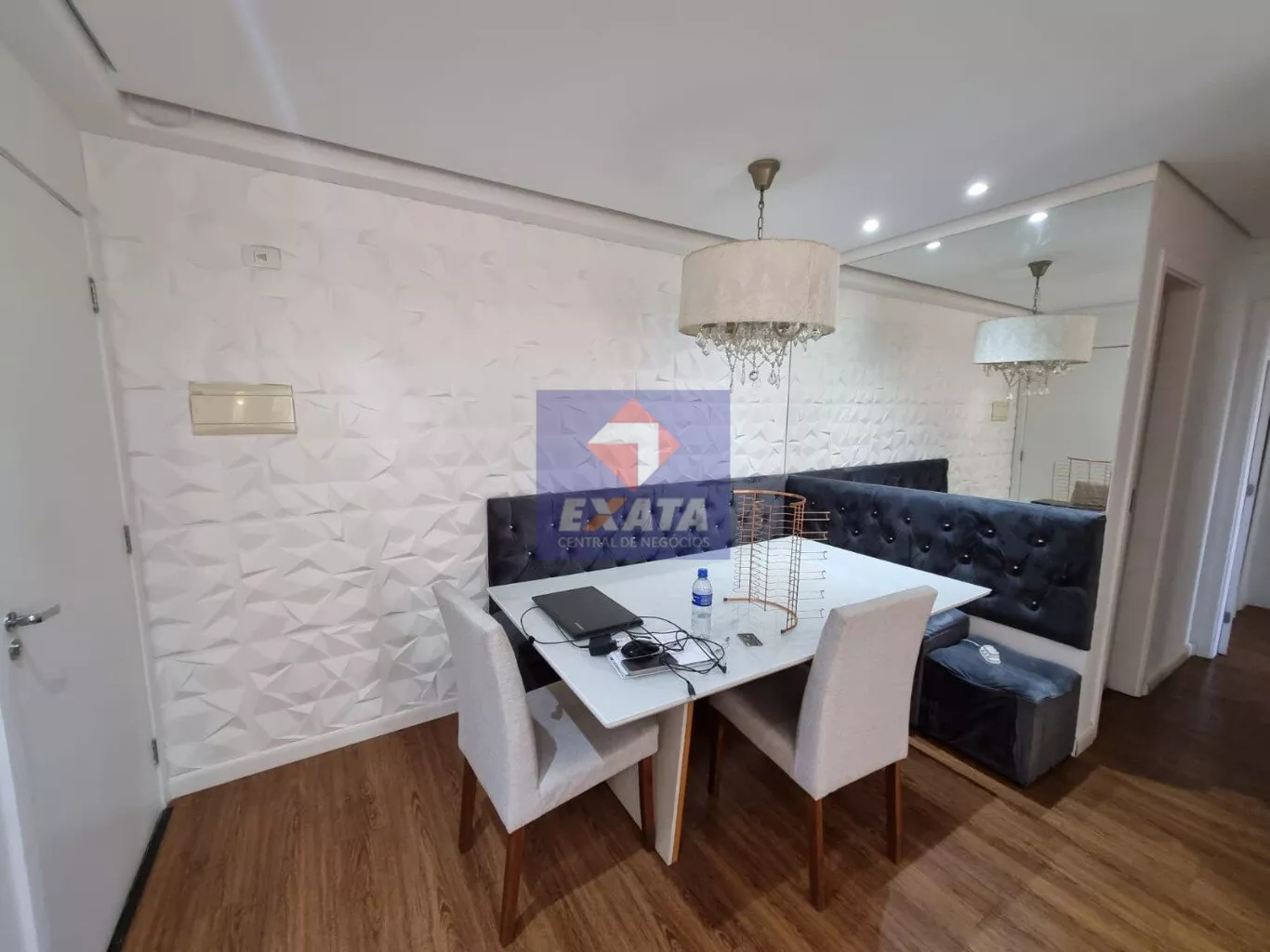 Apartamento à venda com 2 quartos, 64m² - Foto 2