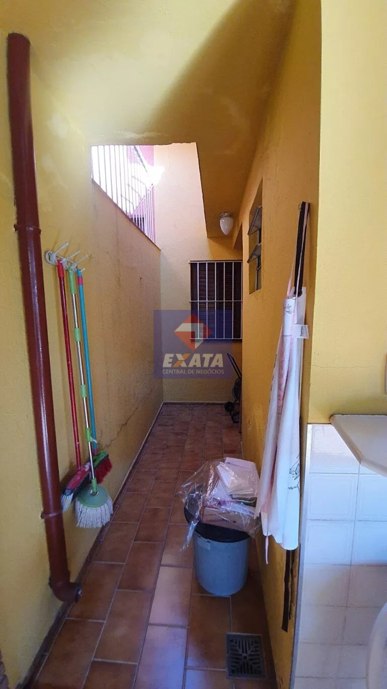 Casa à venda com 3 quartos, 300m² - Foto 4