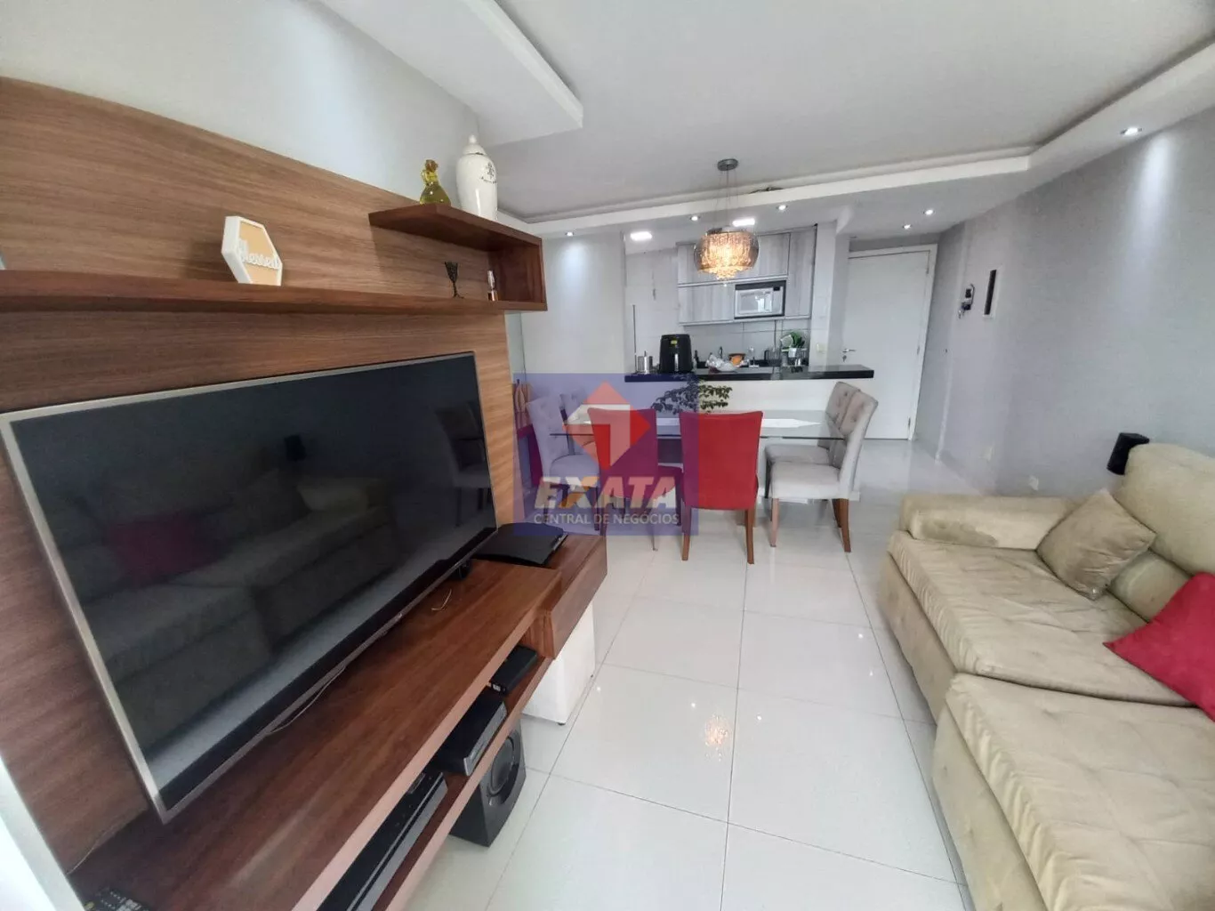 Apartamento à venda com 2 quartos, 67m² - Foto 3