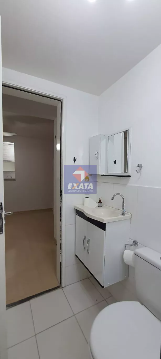 Apartamento para alugar com 2 quartos, 50m² - Foto 12