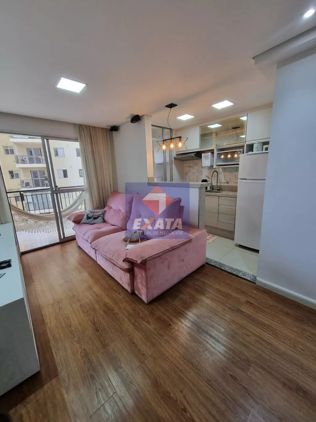 Apartamento à venda com 2 quartos, 64m² - Foto 8