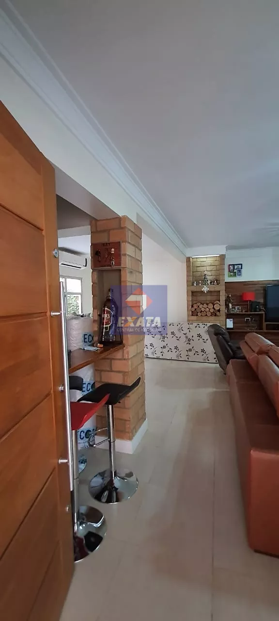 Casa à venda com 3 quartos, 250m² - Foto 6