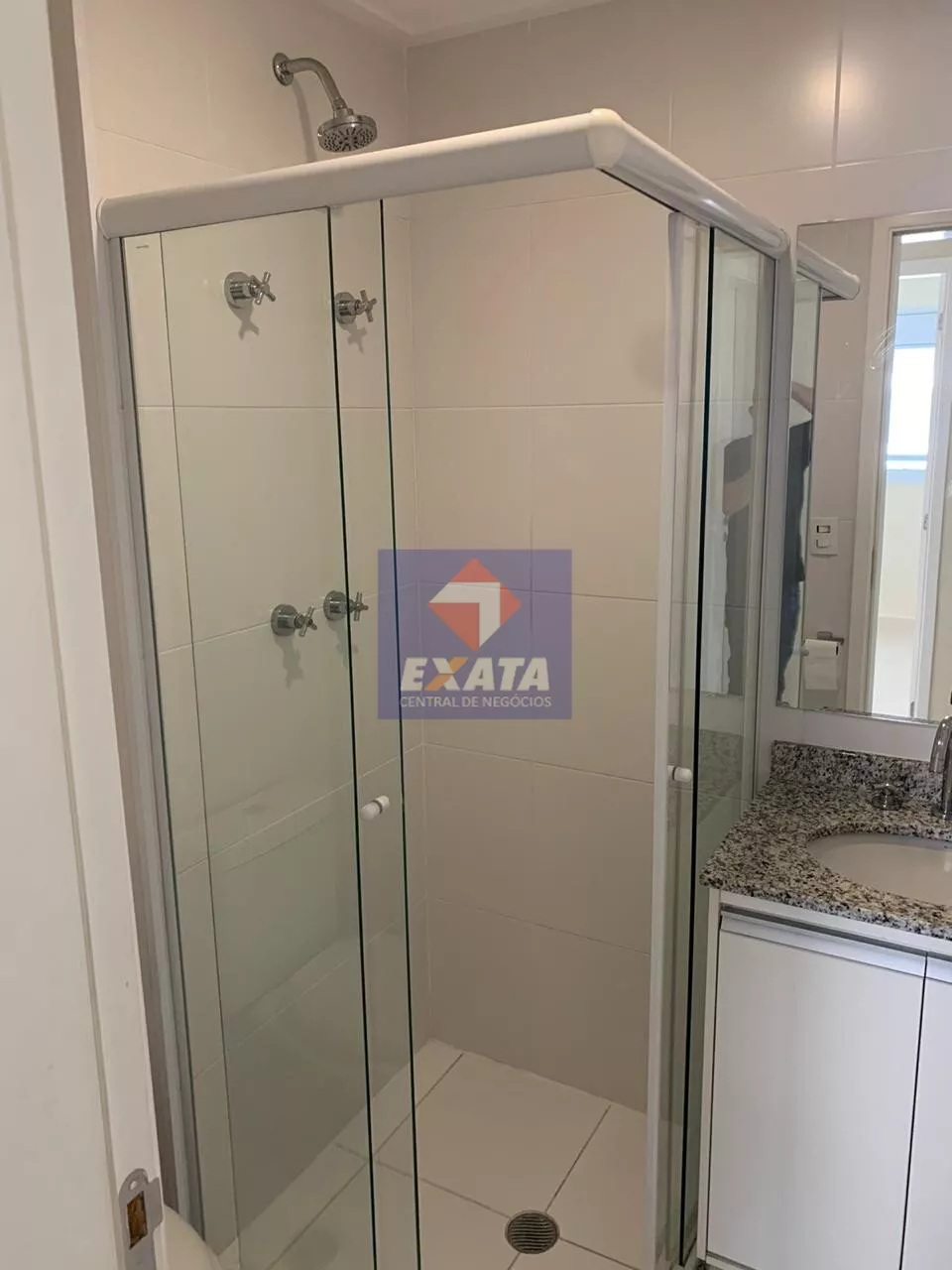 Apartamento à venda com 2 quartos, 65m² - Foto 27