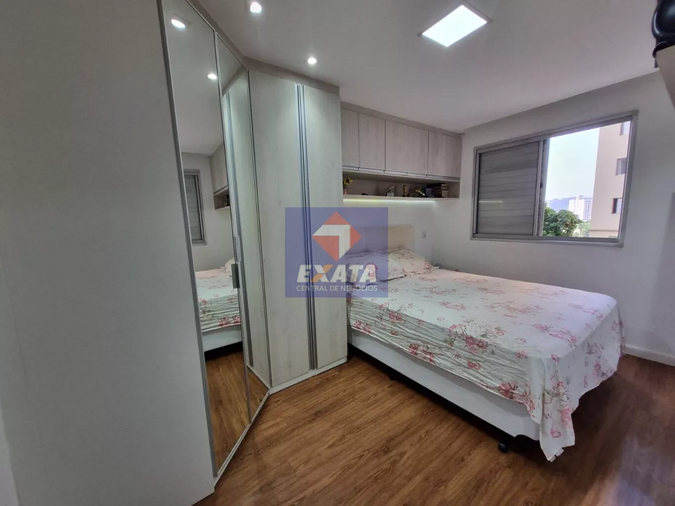 Apartamento à venda com 2 quartos, 64m² - Foto 19