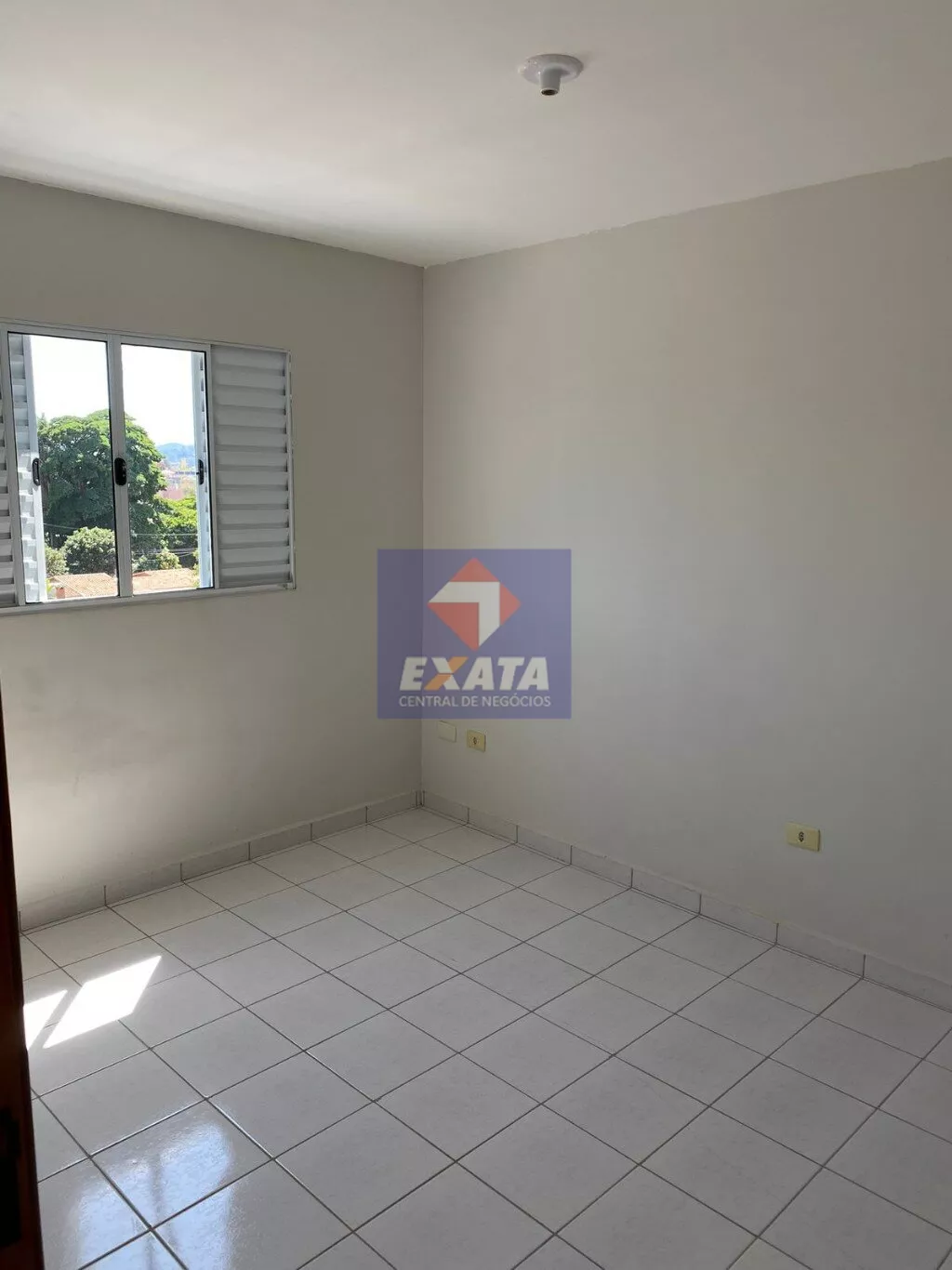 Apartamento para alugar com 2 quartos, 100m² - Foto 4