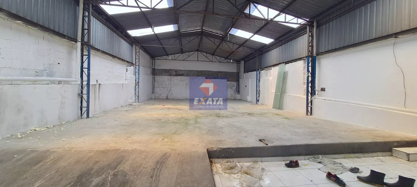 Depósito-Galpão-Armazém para alugar, 330m² - Foto 1