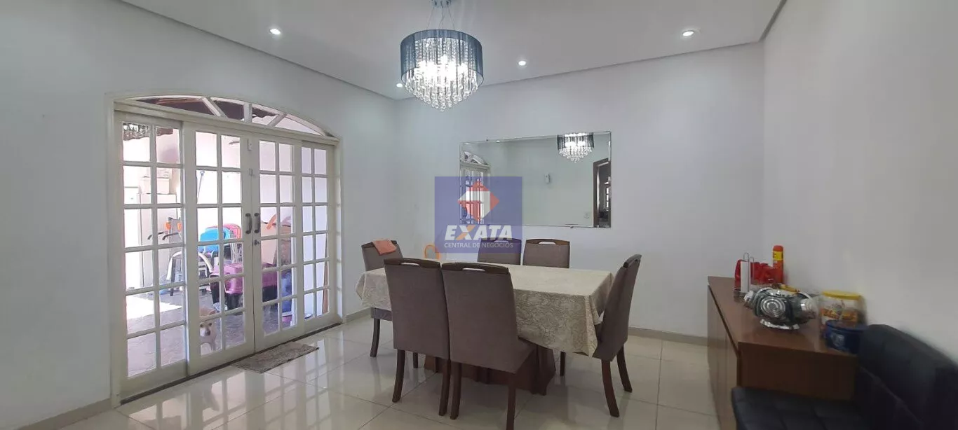 Casa à venda com 3 quartos, 250m² - Foto 7