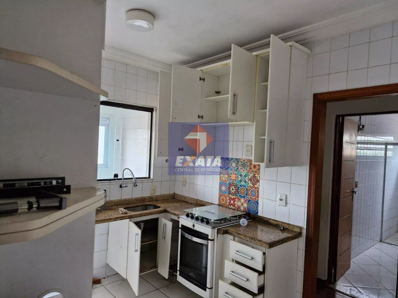 Apartamento à venda com 2 quartos, 70m² - Foto 1