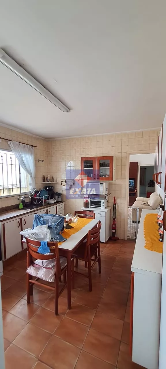 Casa à venda com 2 quartos, 200m² - Foto 9