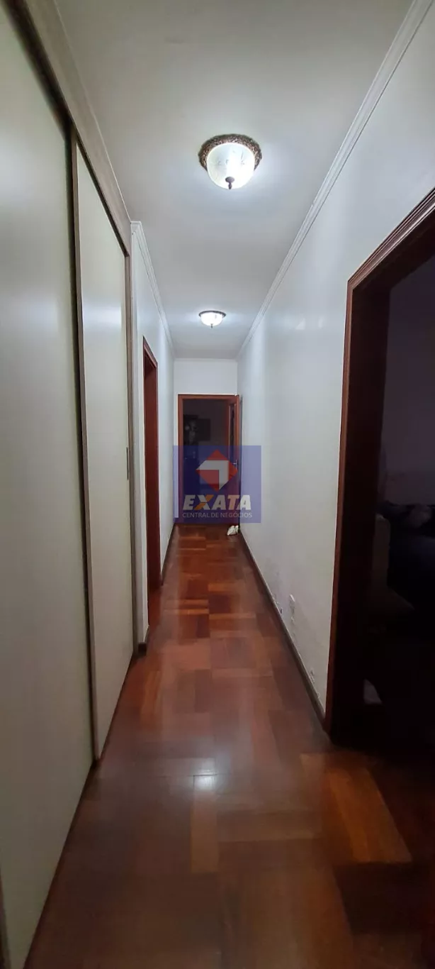 Casa à venda com 4 quartos, 350m² - Foto 26