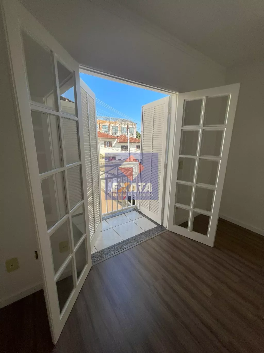 Sobrado à venda com 3 quartos, 161m² - Foto 2