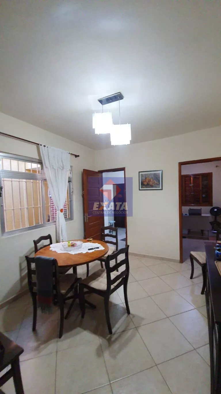 Casa à venda com 3 quartos, 300m² - Foto 9