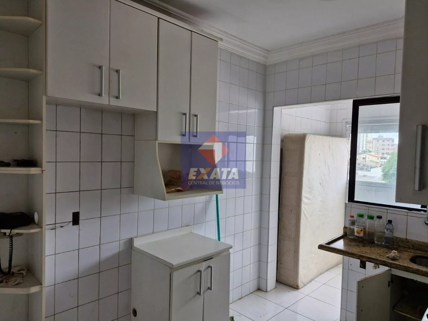 Apartamento à venda com 2 quartos, 70m² - Foto 2