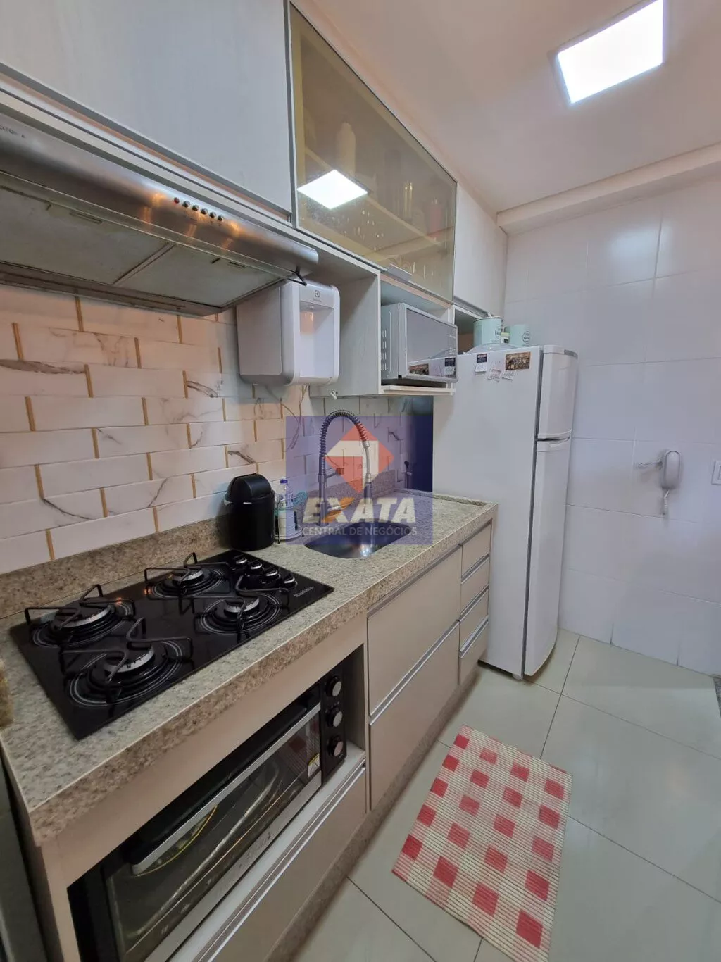 Apartamento à venda com 2 quartos, 64m² - Foto 24