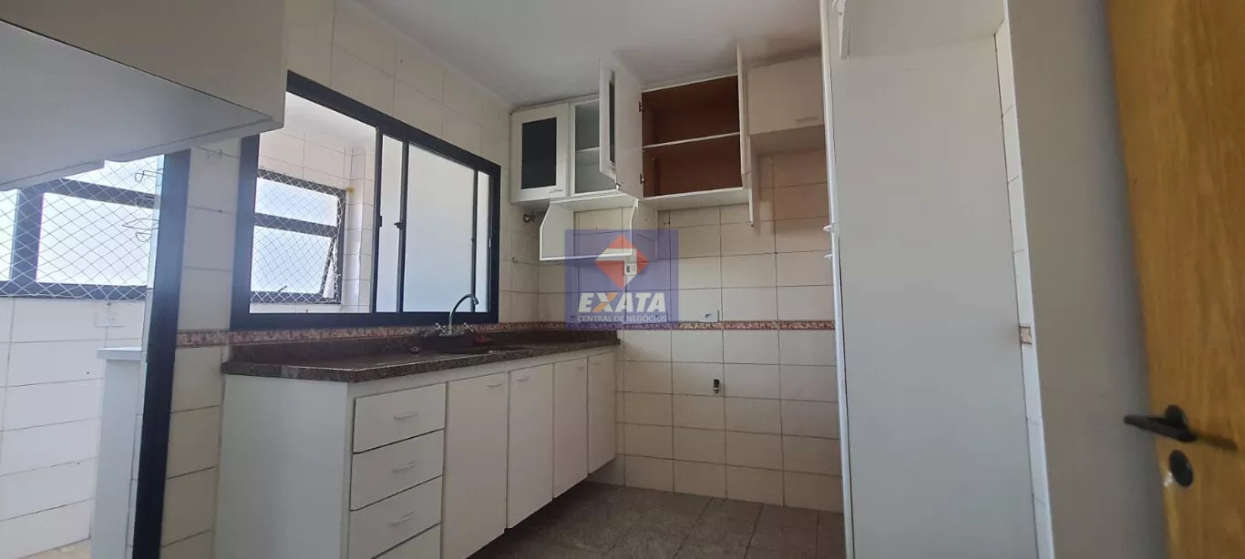 Apartamento para alugar com 3 quartos, 86m² - Foto 2