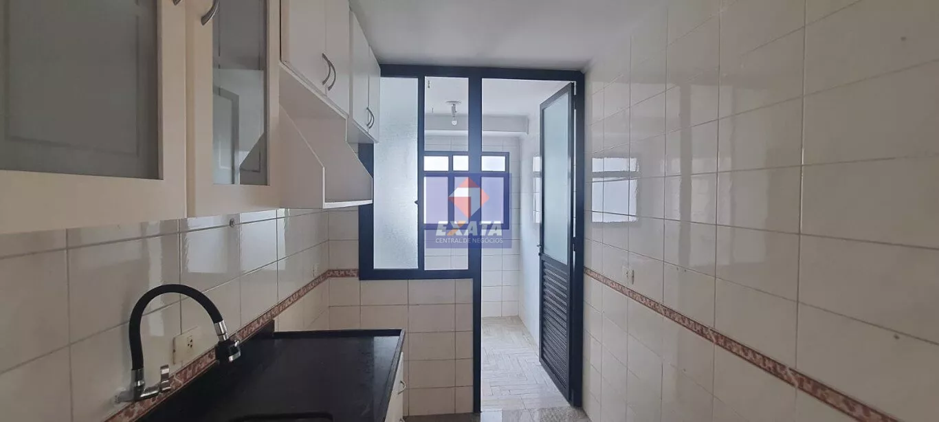 Apartamento para alugar com 3 quartos, 75m² - Foto 1