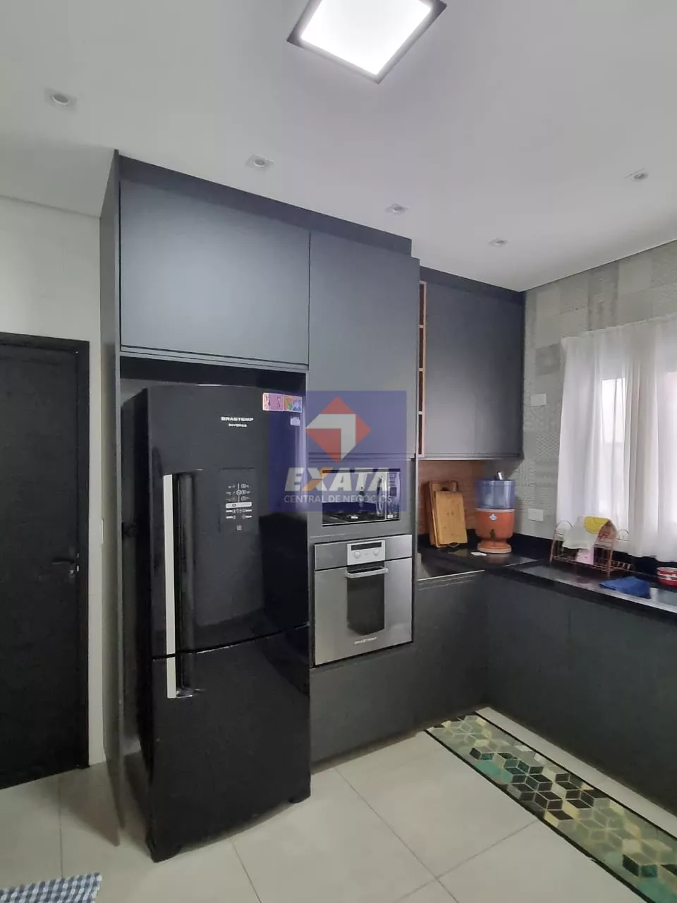 Sobrado à venda com 3 quartos, 220m² - Foto 2