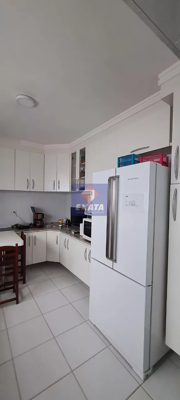 Casa à venda com 3 quartos, 250m² - Foto 8