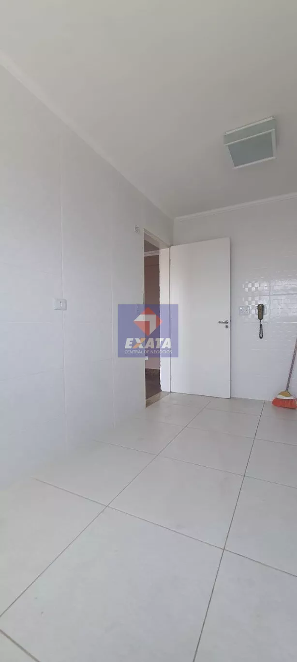 Apartamento para alugar com 3 quartos, 74m² - Foto 15