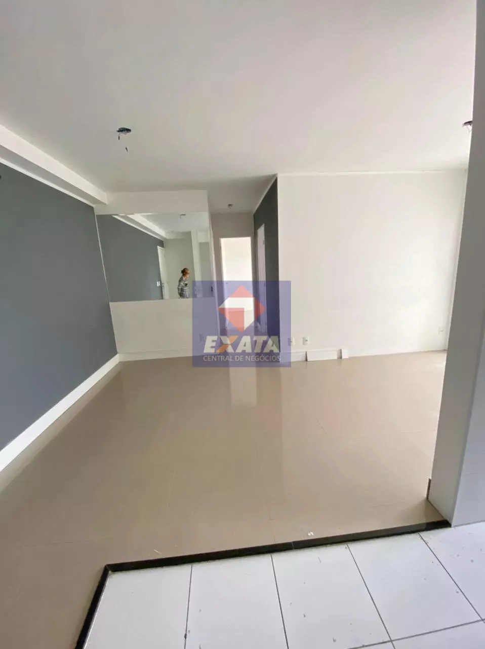 Apartamento à venda com 2 quartos, 65m² - Foto 2