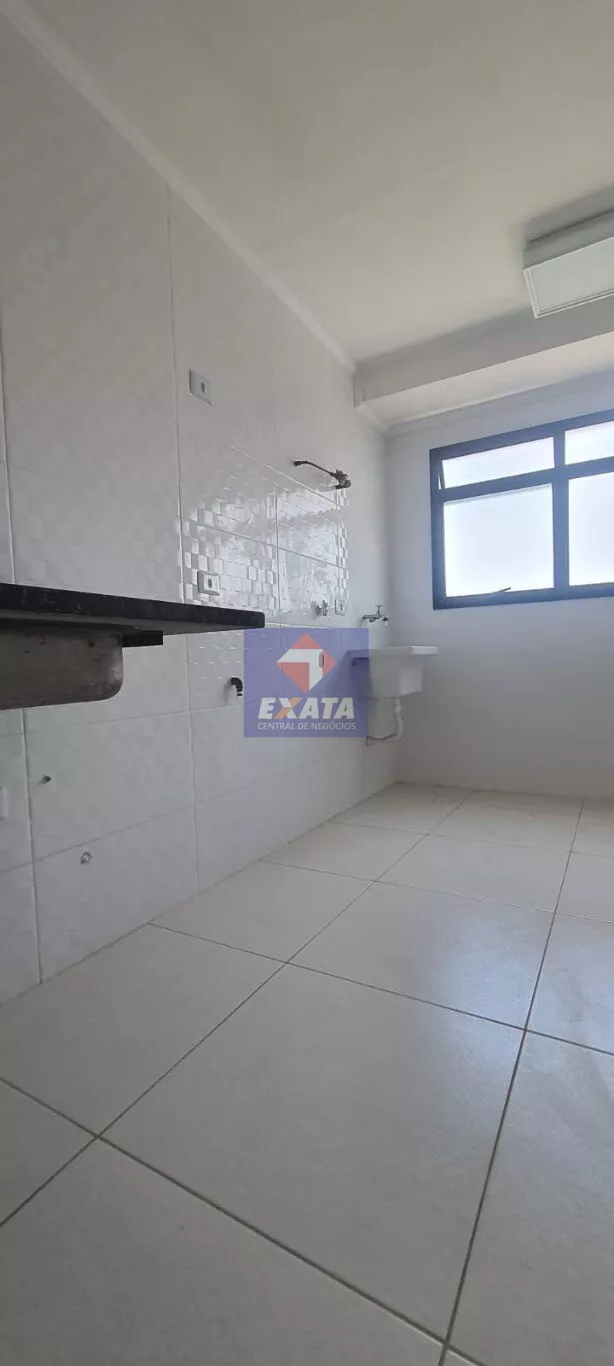 Apartamento para alugar com 3 quartos, 74m² - Foto 11