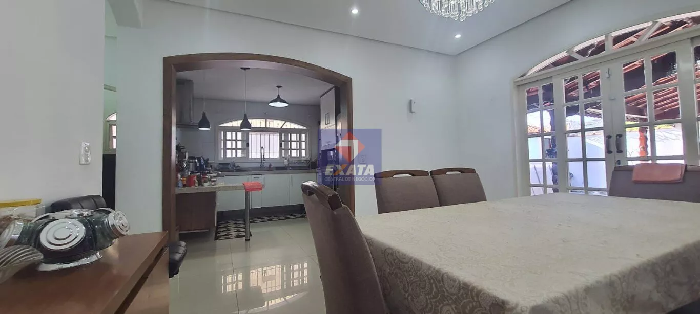 Casa à venda com 3 quartos, 250m² - Foto 16