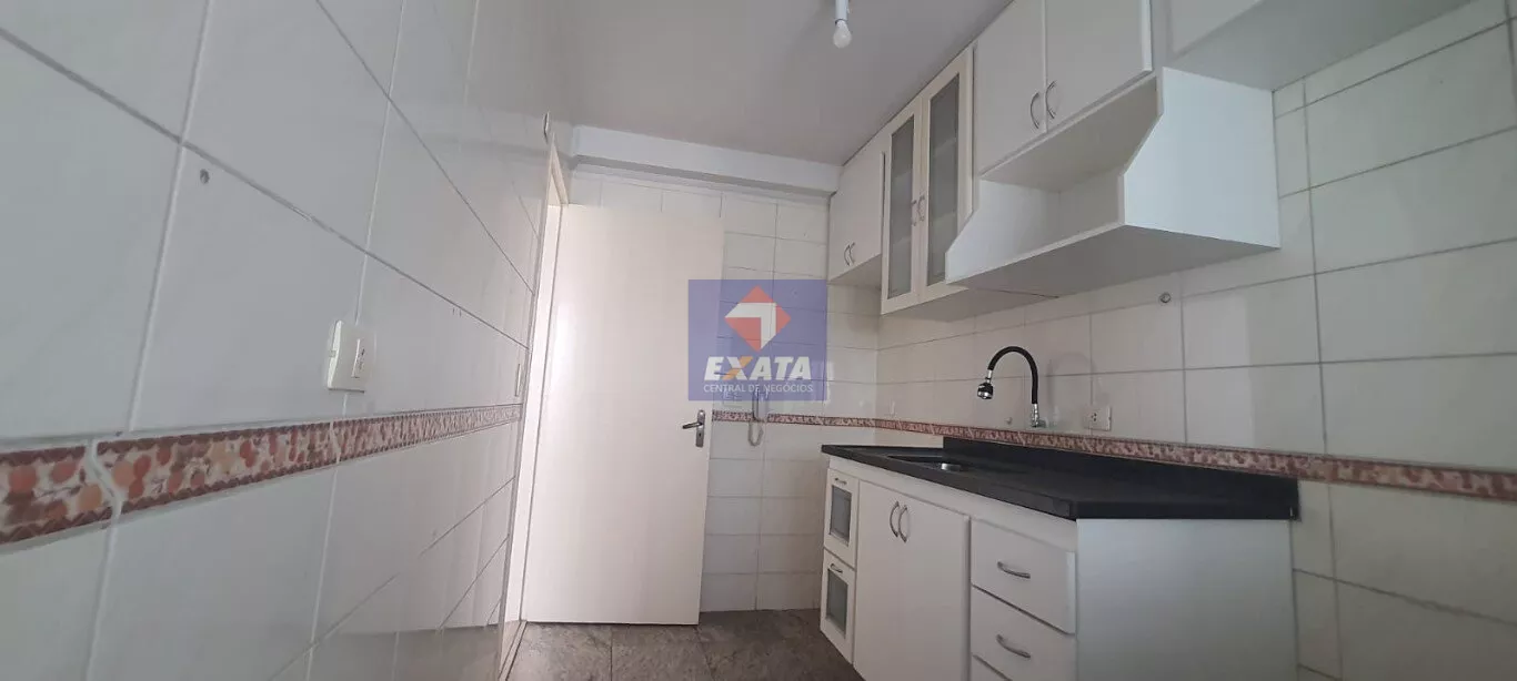 Apartamento para alugar com 3 quartos, 75m² - Foto 2