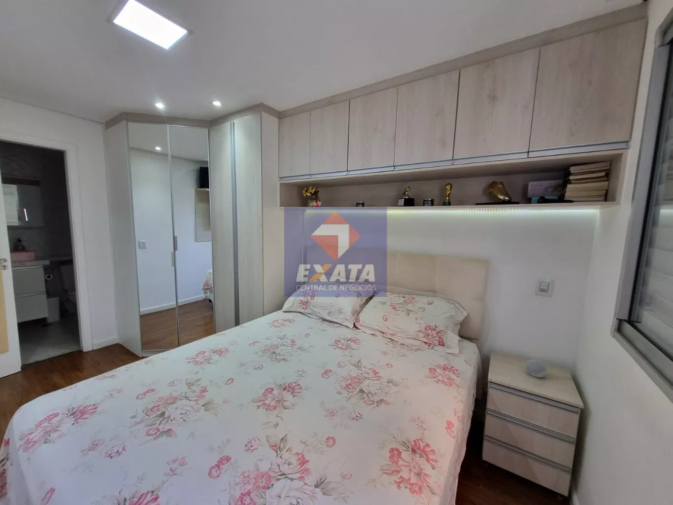 Apartamento à venda com 2 quartos, 64m² - Foto 17