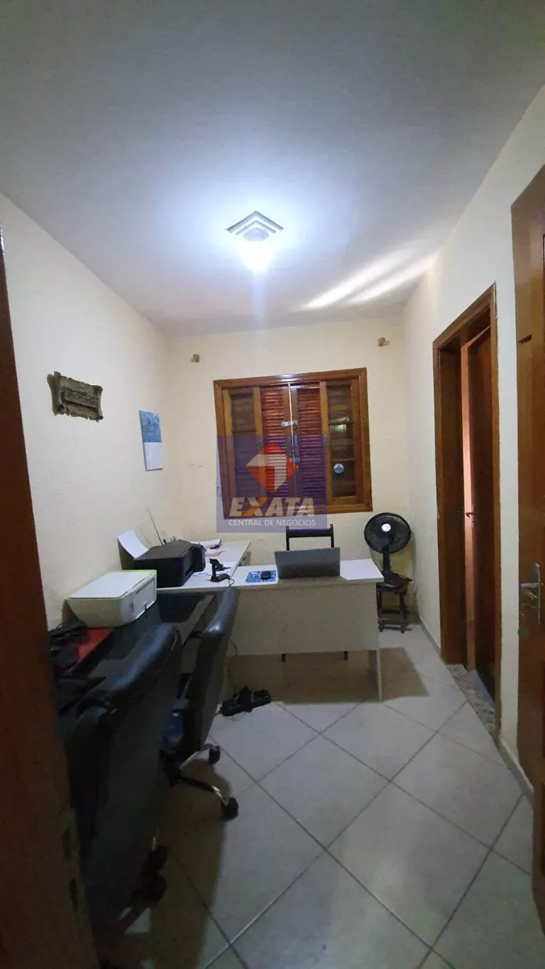 Casa à venda com 3 quartos, 300m² - Foto 15