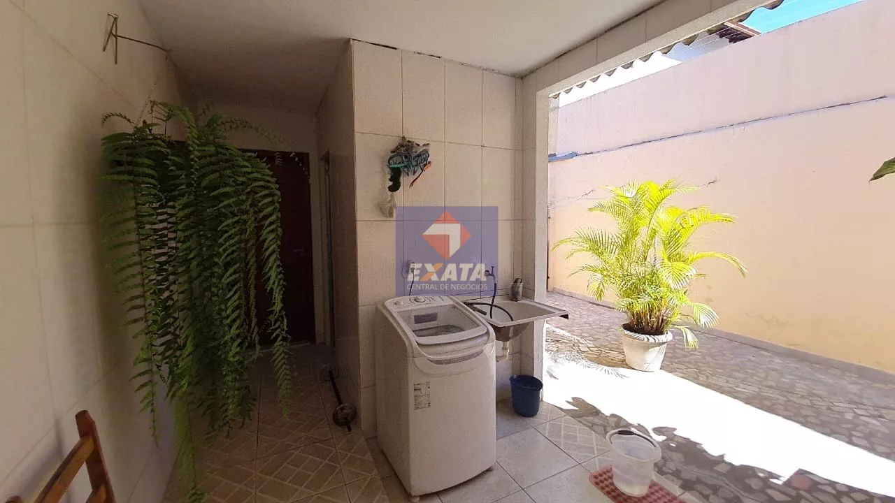 Sobrado à venda com 2 quartos, 300m² - Foto 5