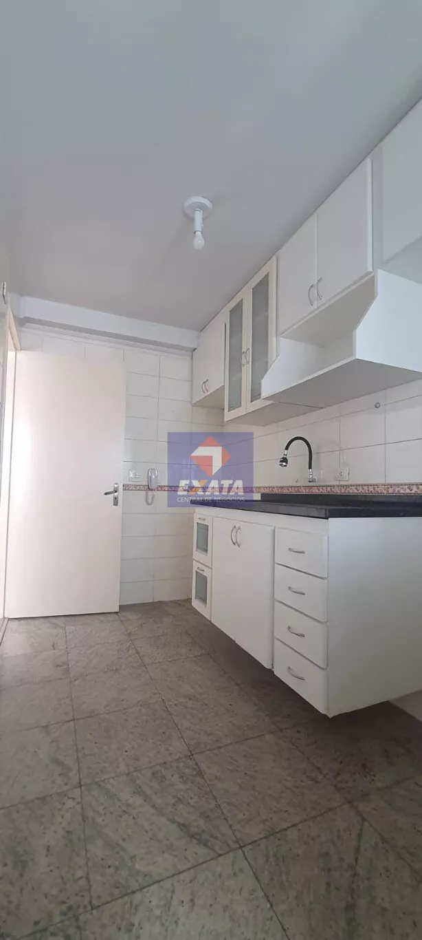 Apartamento para alugar com 3 quartos, 75m² - Foto 4