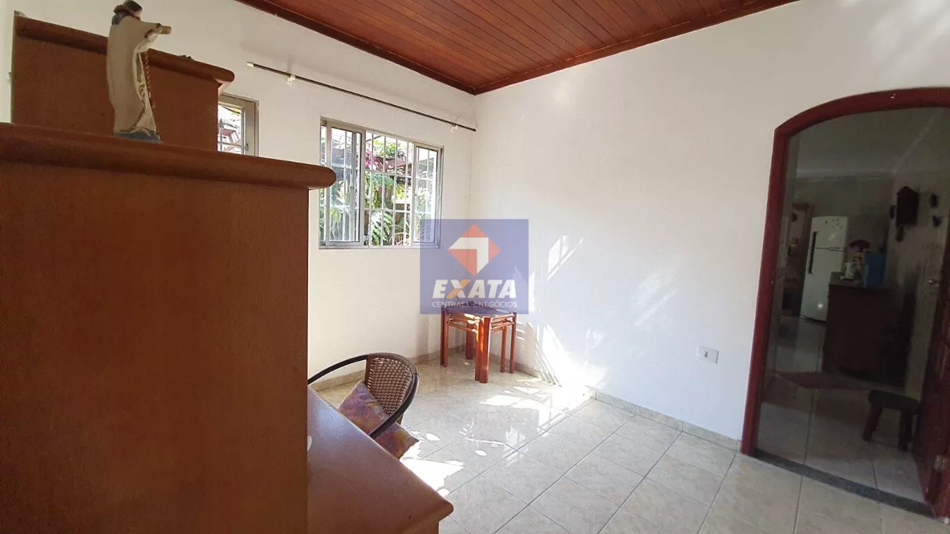 Casa à venda com 3 quartos, 210m² - Foto 12