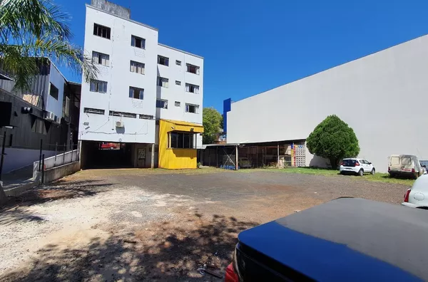 ampla área pra construir