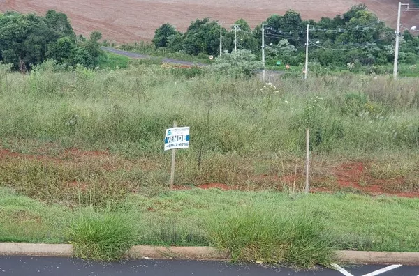Terreno de Esquina  atrás do Shopping