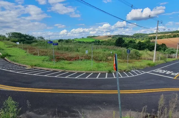 Terreno de Esquina  atrás do Shopping