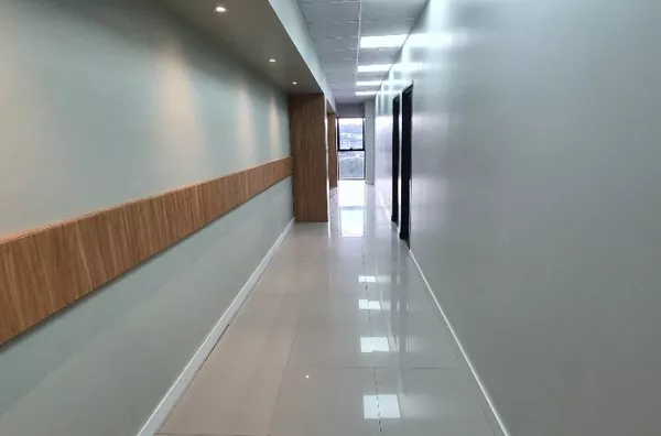 Sala Comercial no Centro Comercial Genésio de Oliveira